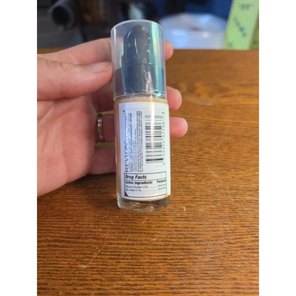 Revlon ColorStay Makeup with SoftFlex, Normal/Dry Skin, Medium Beige 240